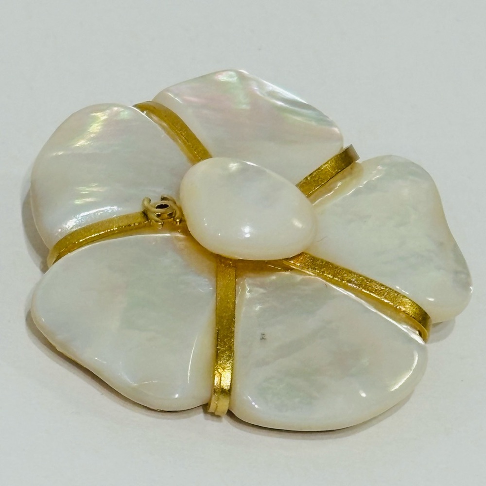 CHANEL Coco Mark Camellia Brooch in Mother of Pearl/ Gold Plated